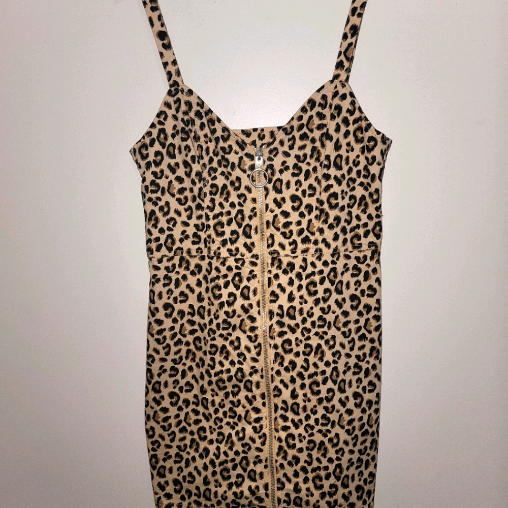 Zip up mini leopard print dress